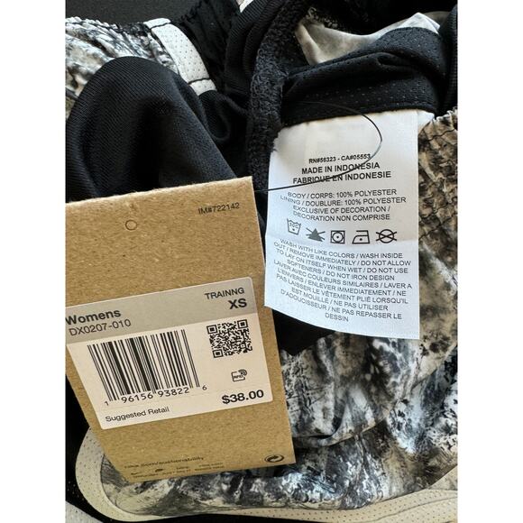 New ~ NIKE ~ Women's DRI-Fit Tempo Printed Running Shorts Size XS - Picture 6 of 7